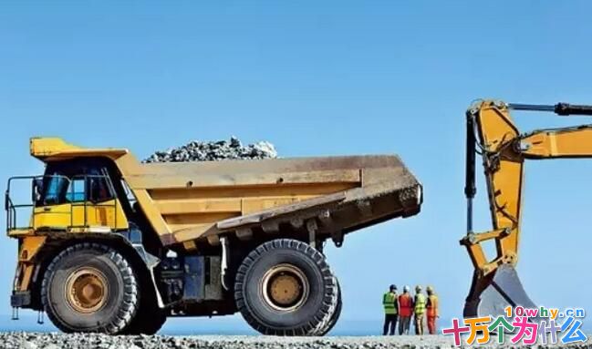 巨型载重汽车的方向盘是怎样做到“四两拨千斤”的呢