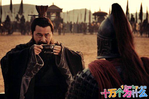 《三国演义》中曹操为什么是一个奸臣?罗贯中是怎样看待曹操的?