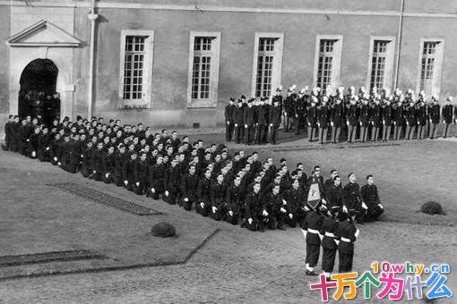 戴高乐成为法国总统后为何首先选择访问中国? 戴高乐成为法国总统后为何首先选择访问中国?