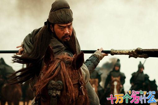 曹操封的汉寿亭侯关羽用了一辈子,为何刘备封赏关羽却不接受?