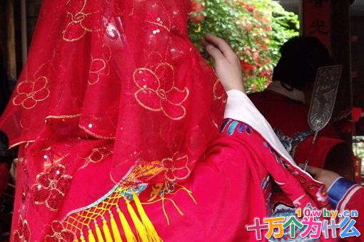 古代新娘子出家为何头上要盖红布盖?红盖头的习俗是怎样的?