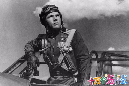 苏联王牌飞行员阔日杜布有多狠?狠起来连自己都打