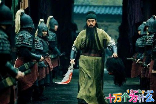 曹操封的汉寿亭侯关羽用了一辈子,为何刘备封赏关羽却不接受?