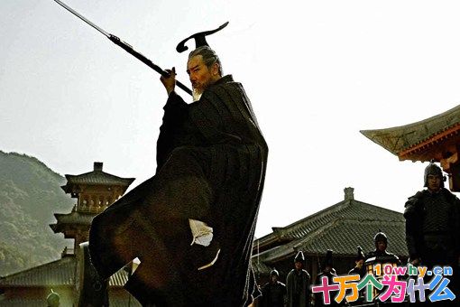 《三国演义》中曹操为什么是一个奸臣?罗贯中是怎样看待曹操的?