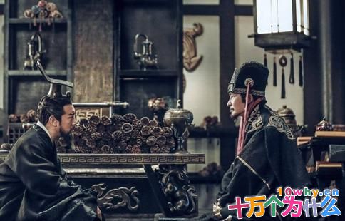 三国演义和三国志中曹操有什么区别?罗贯中为什么把曹操刻画成一位奸臣?